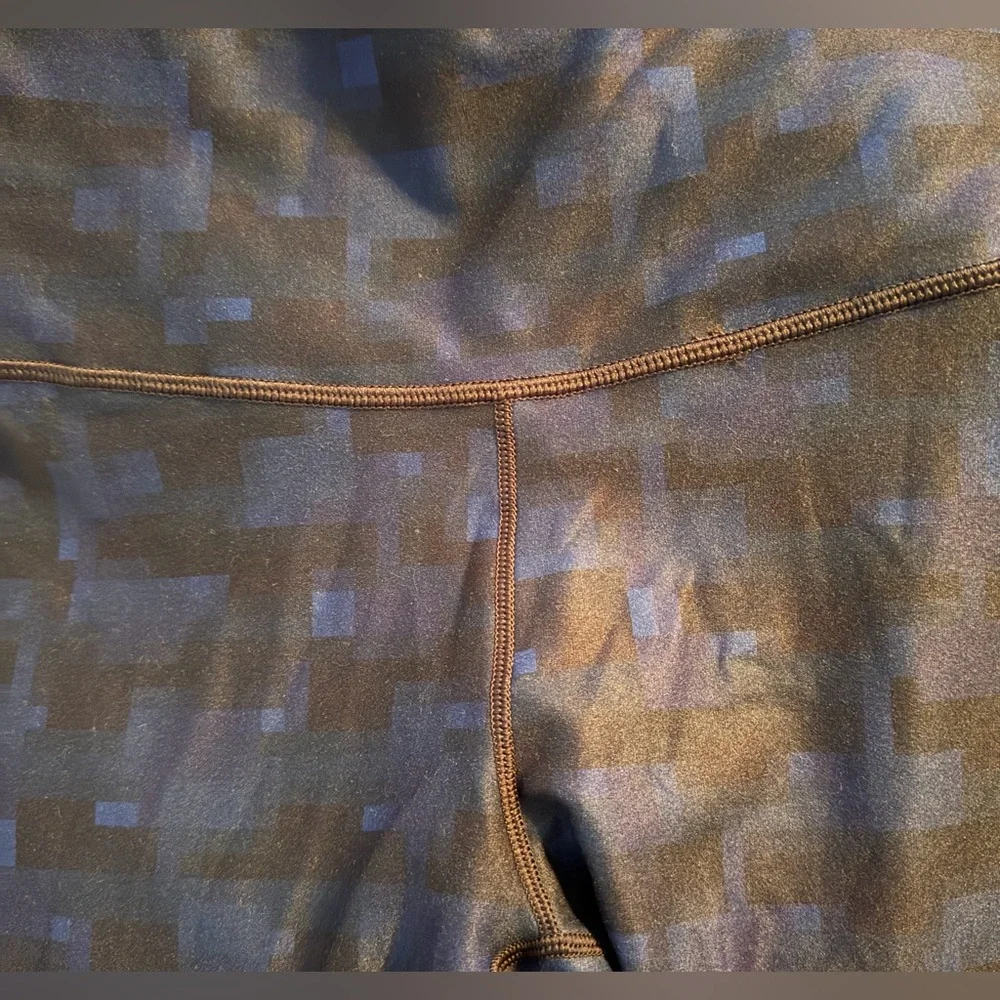 NWT Wear with Heart x Peloton Women's Navy and Light Blue Capri Leggings - Picture 6 of 9